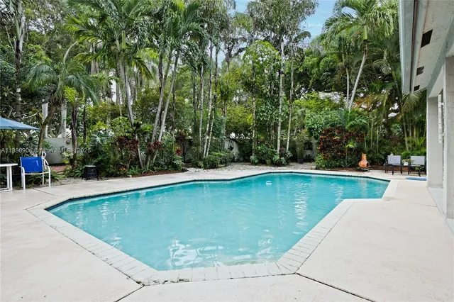 $755,000 | 13704 South Garden Cove Circle, Davie, FL 33325