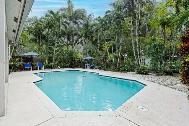 $755,000 | 13704 South Garden Cove Circle, Davie, FL 33325