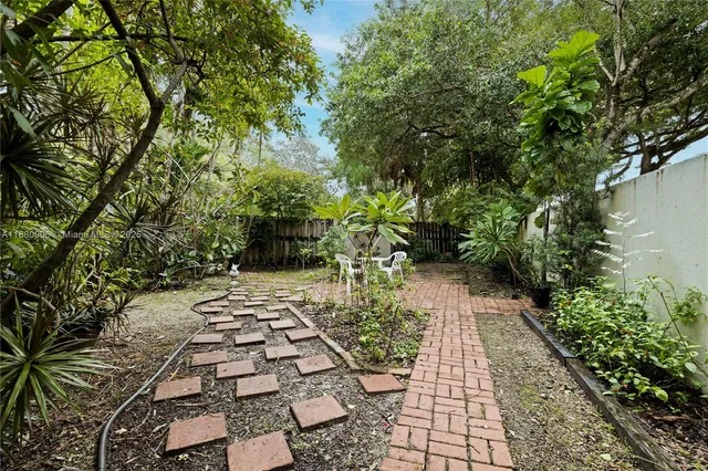 $755,000 | 13704 South Garden Cove Circle, Davie, FL 33325