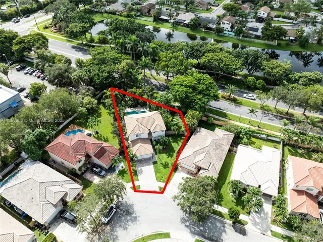 $755,000 | 13704 South Garden Cove Circle, Davie, FL 33325