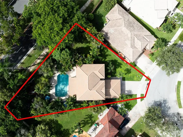 $755,000 | 13704 South Garden Cove Circle, Davie, FL 33325