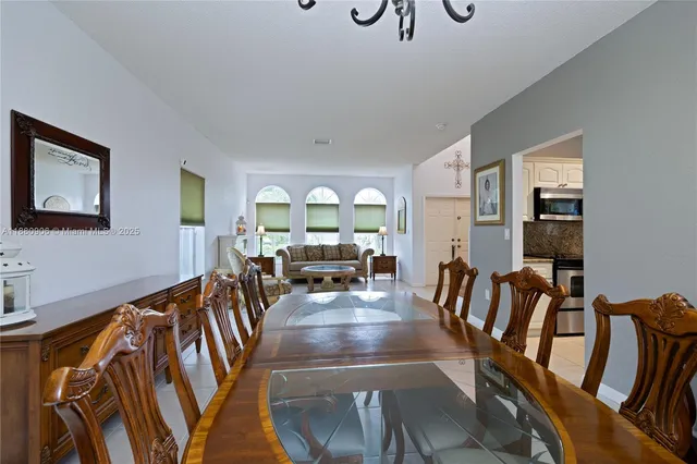 $755,000 | 13704 South Garden Cove Circle, Davie, FL 33325