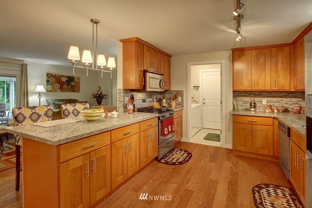 14231 Southeast 138th Street Renton, WA 98059 - Photo 5 of 24