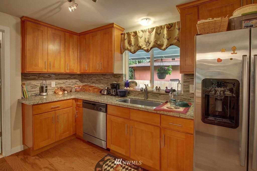 14231 Southeast 138th Street Renton, WA 98059 - Photo 7 of 24
