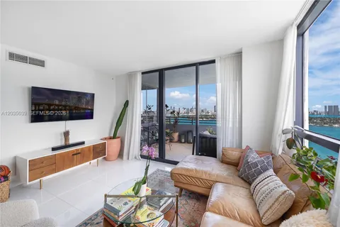 $1,400,000 | 1330 West Avenue, Unit 3001, Miami Beach, FL 33139