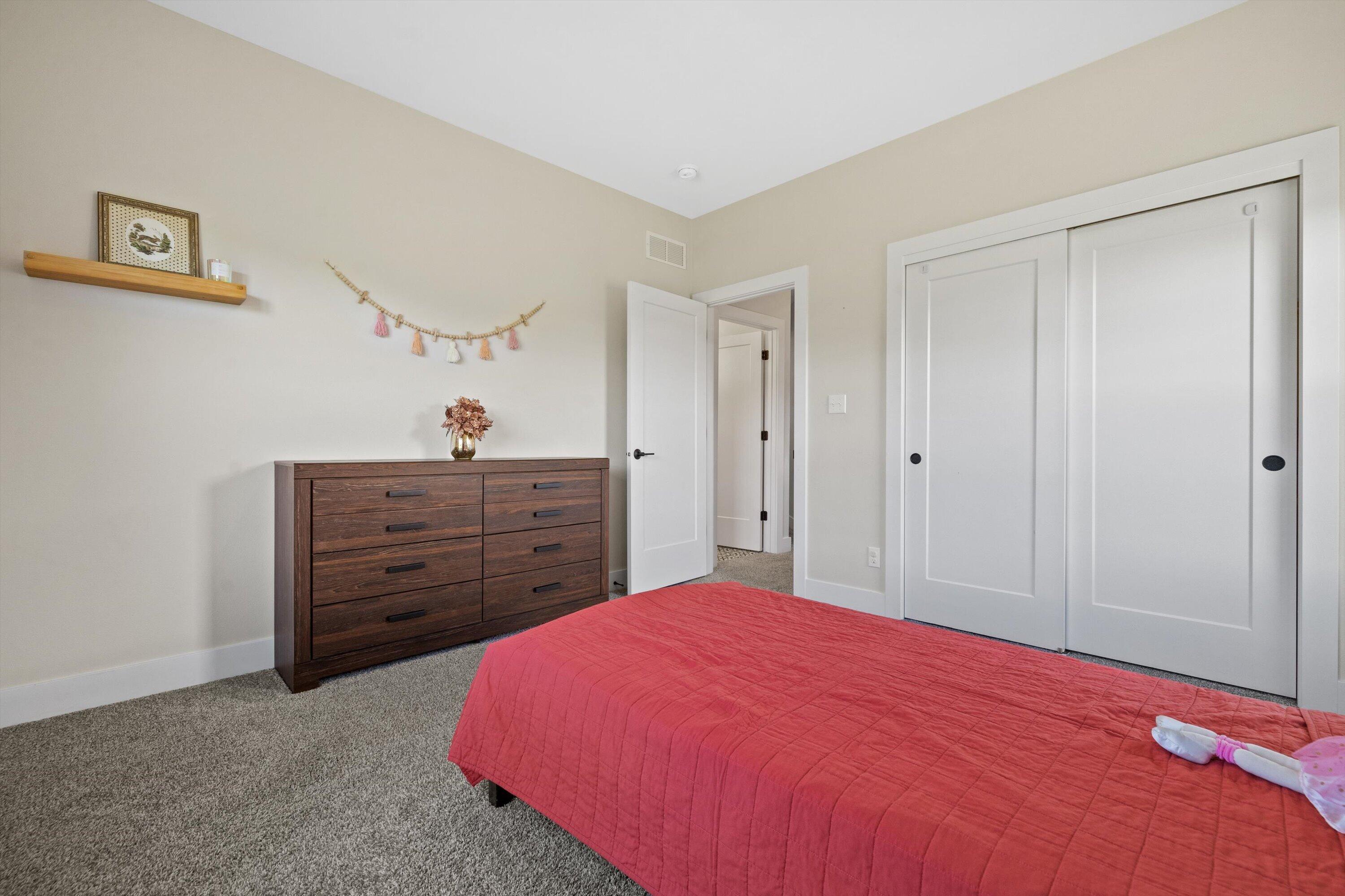 S86-w34670 Knoll Road Eagle, WI 53119 - Photo 27 of 90 Bedroom 1