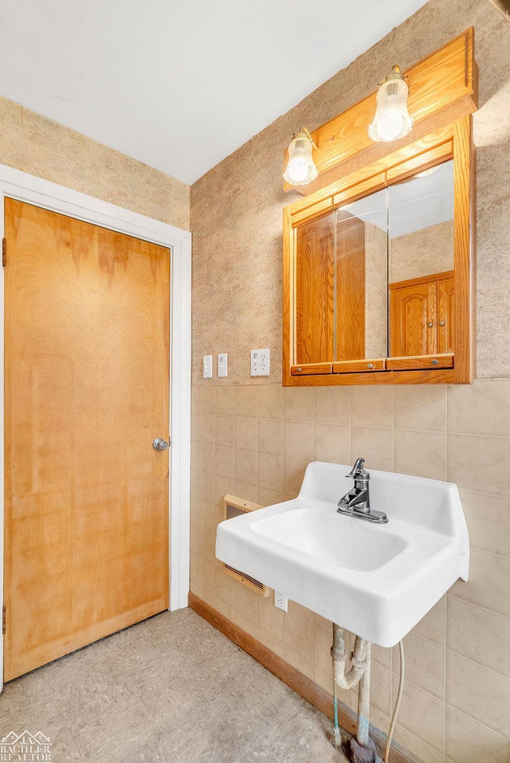 5914 Plank Road Marine City, MI 48039 - Photo 22 of 49 50162132-427ecf16-d758-47ca-b26f-2a698508253f.JPG