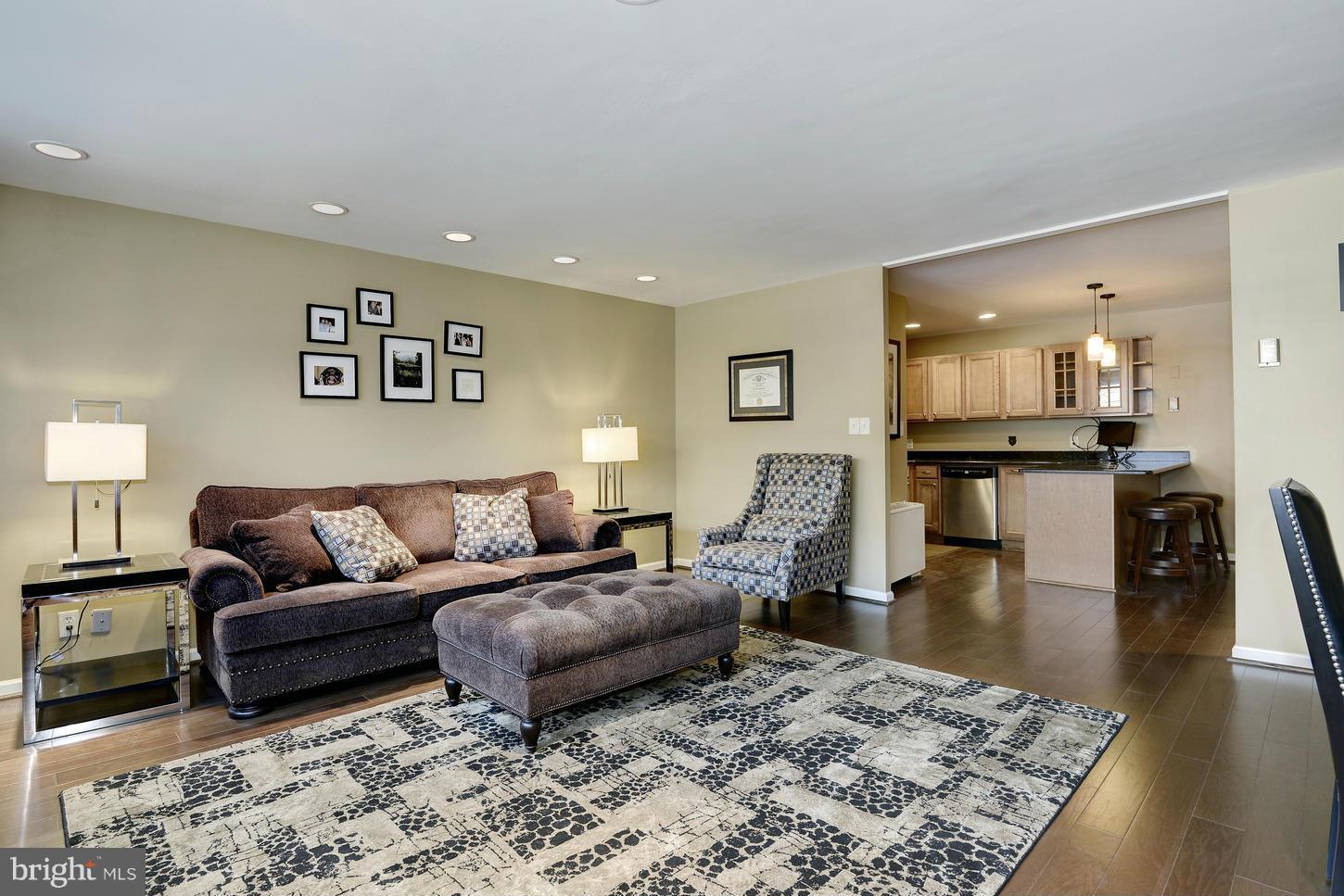 2829 Connecticut Avenue Northwest, Unit 114 Washington, DC 20008 - Photo 1 of 17 Living Room - Overview