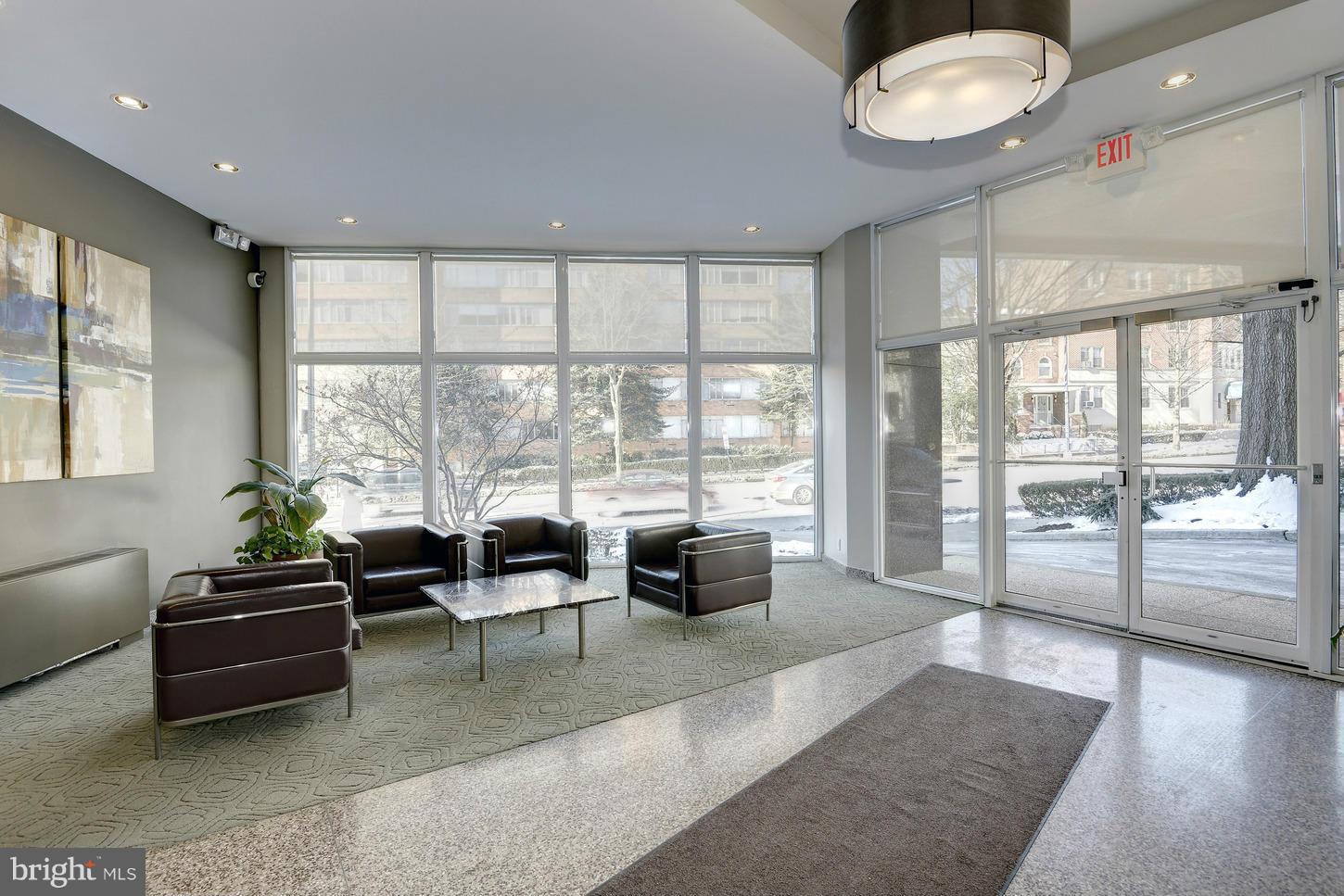 2829 Connecticut Avenue Northwest, Unit 114 Washington, DC 20008 - Photo 3 of 17 Lobby