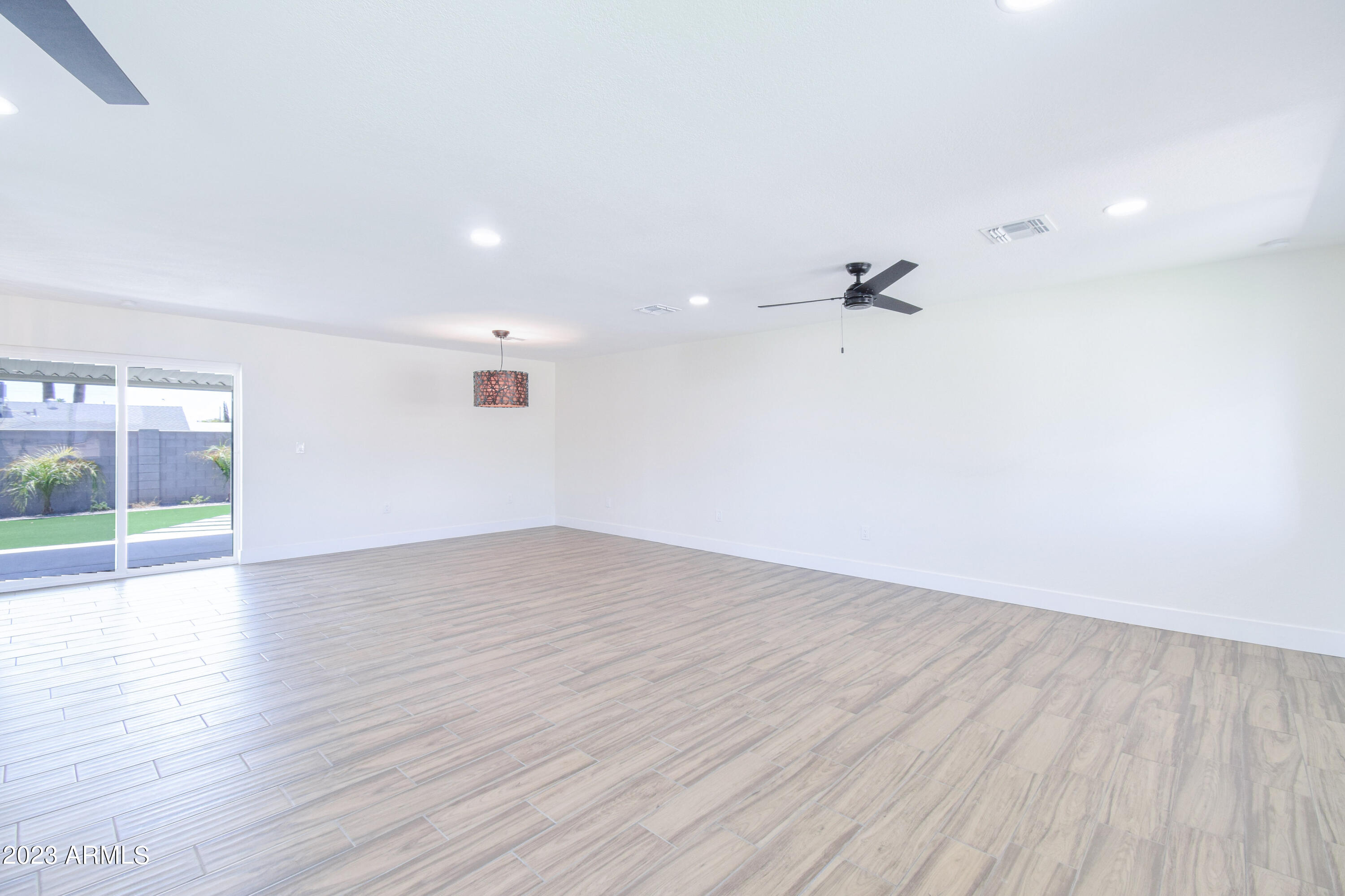 401 East Fillmore Street Tempe, AZ 85288 - Photo 3 of 32 Space Abounds in The Great Room!