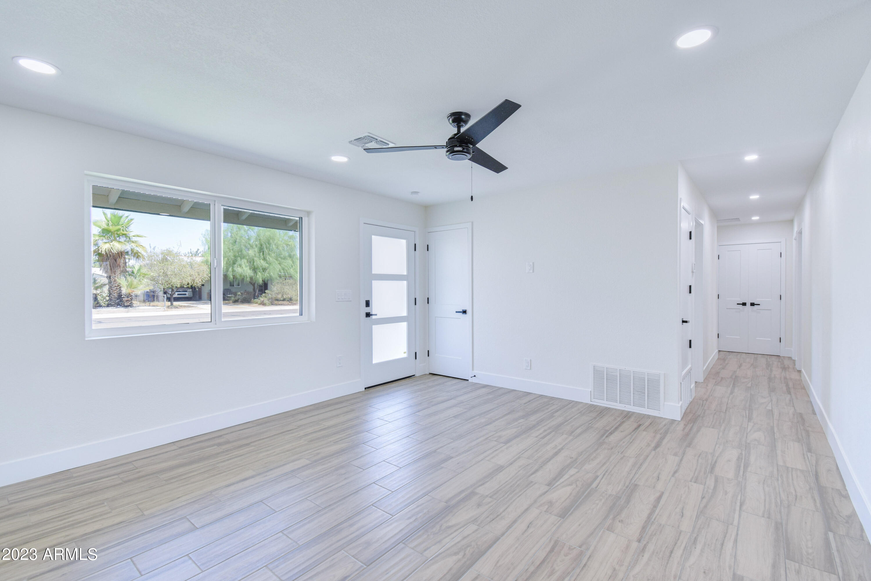 401 East Fillmore Street Tempe, AZ 85288 - Photo 10 of 32 Foyer