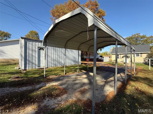 $105,500 | 1224 West Jefferson Street, Vandalia, IL 62471