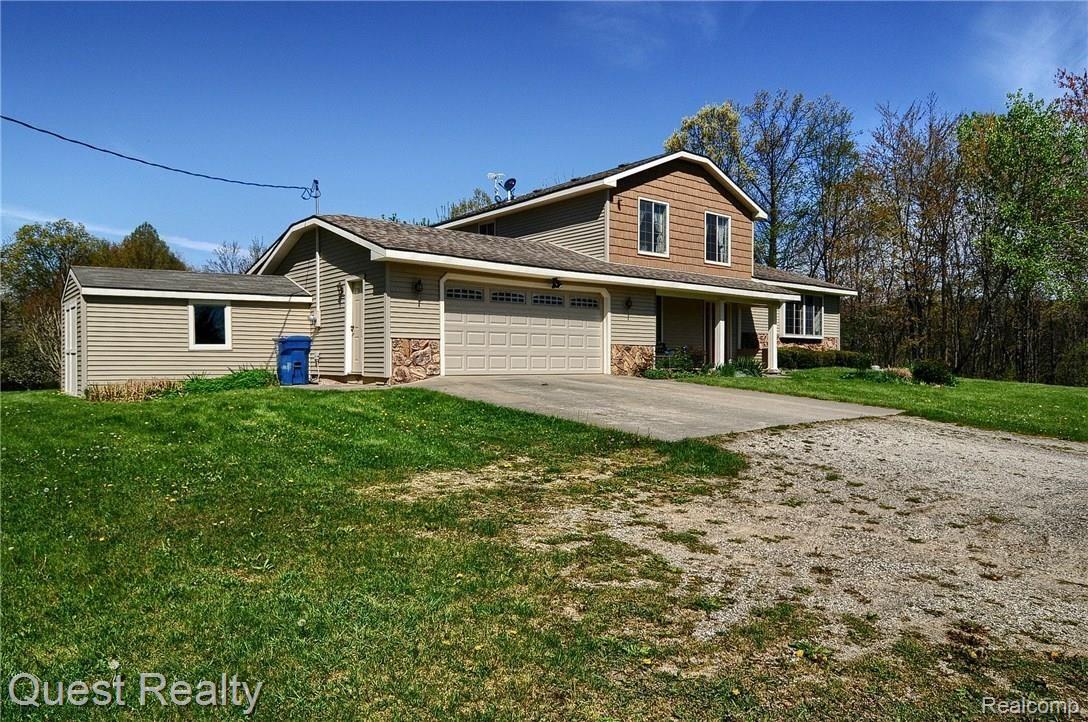 10395 Fish Lake Road Holly, MI 48442 - Photo 2 of 42 2_Car_Garage.jpg
