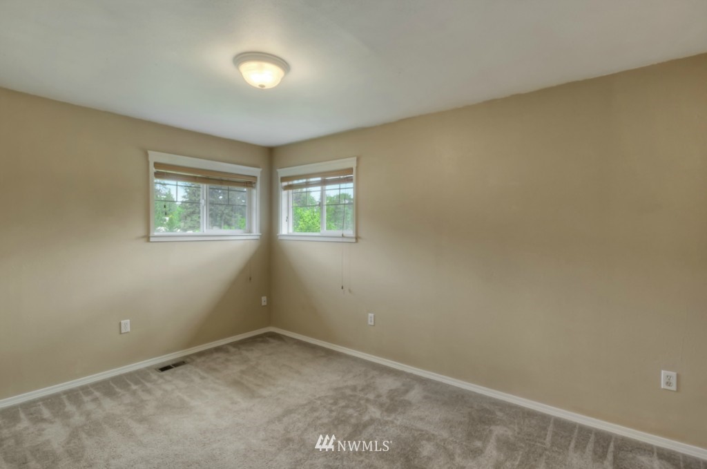 19225 Southeast 170th Street Renton, WA 98058 - Photo 12 of 21 Gallery Image 12