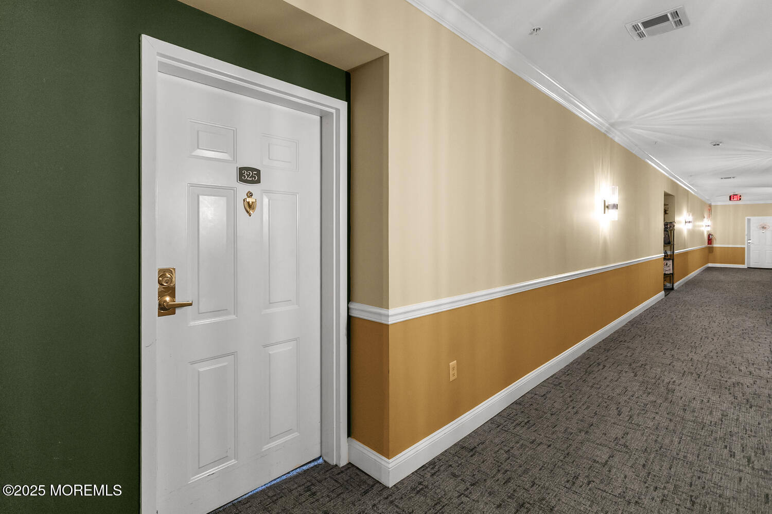 325 Regency Place Woodbridge, NJ 07095 - Photo 3 of 37 a view of a hallway with entryway