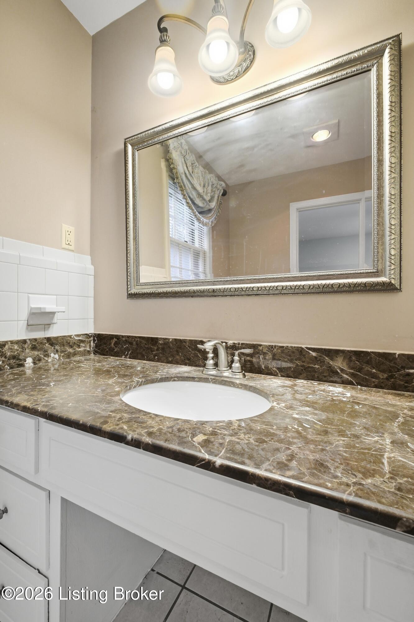 3217 Dundee Road Louisville, KY 40205 - Photo 42 of 73 34_3217dundee_louisvillerealestatemedia_