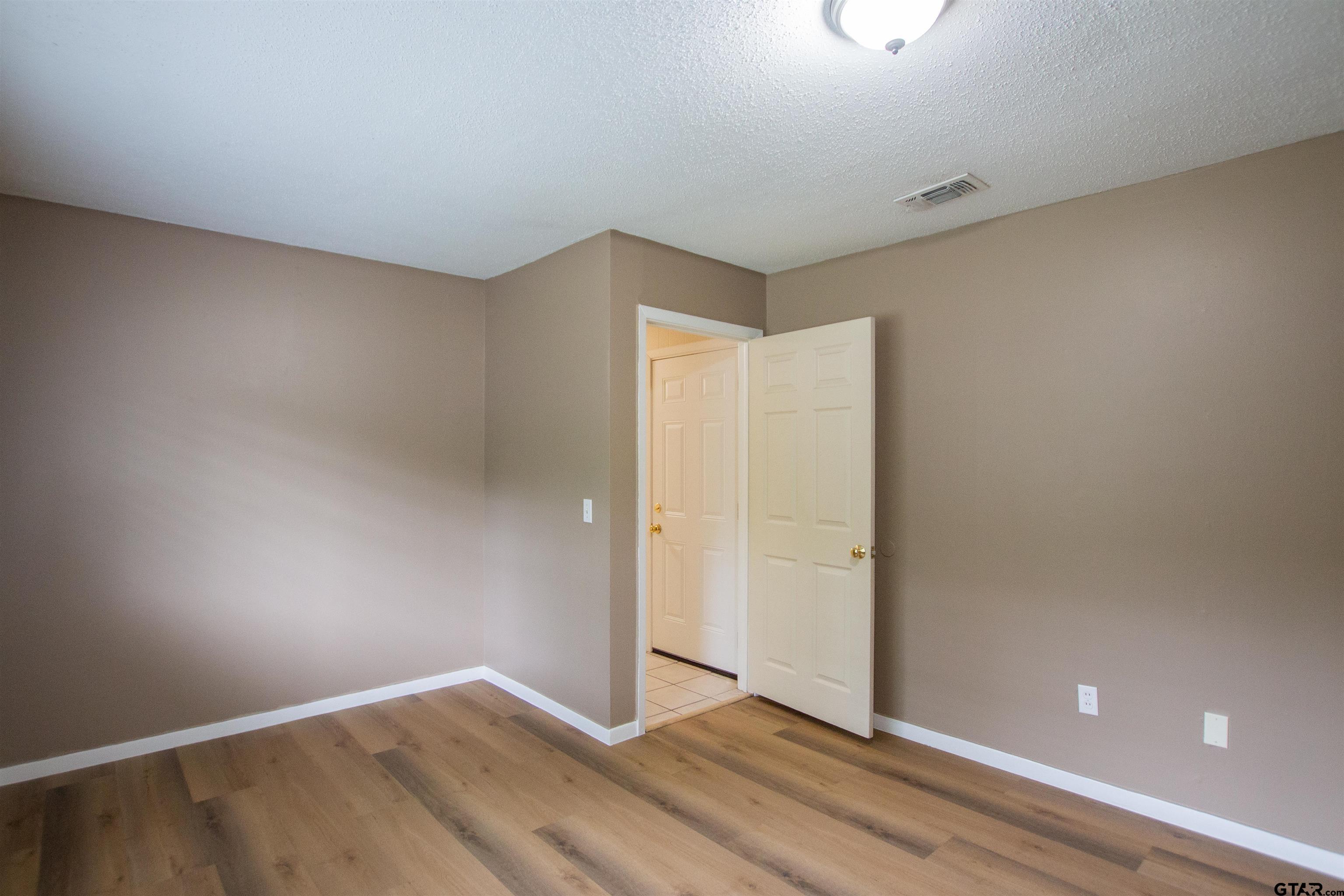 209 Miles Street Longview, TX 75605 - Photo 23 of 34