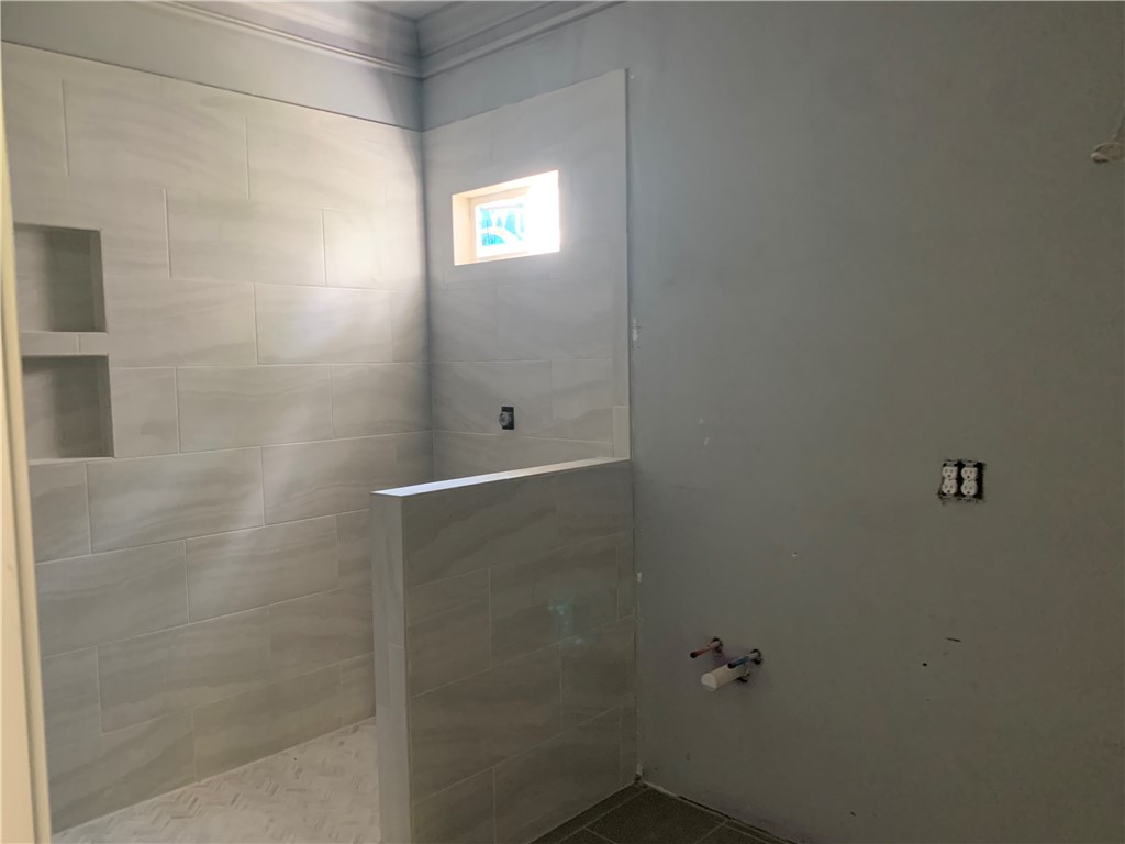 1014 Captains Cv Way St. Simons Island, GA 31522 - Photo 3 of 15