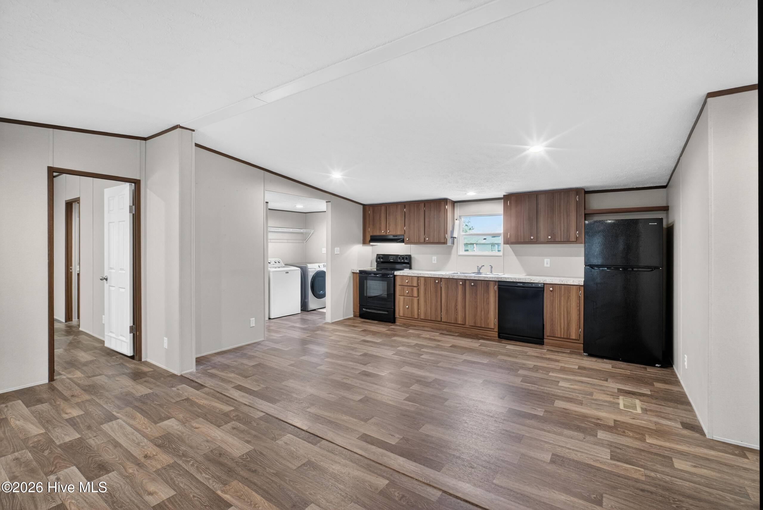 123 Seabreeze Road Hertford, NC 27944 - Photo 6 of 22 GREAT ROOM