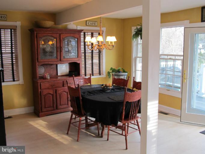 615 Riverside Drive Pasadena, MD 21122 - Photo 11 of 29 Interior (General)