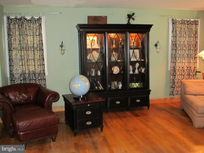 615 Riverside Drive Pasadena, MD 21122 - Photo 21 of 29 Family Room