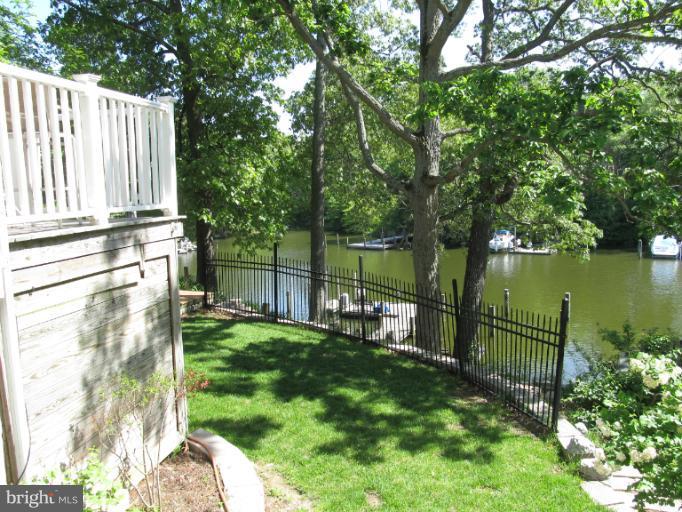 615 Riverside Drive Pasadena, MD 21122 - Photo 9 of 29 Exterior (Rear)
