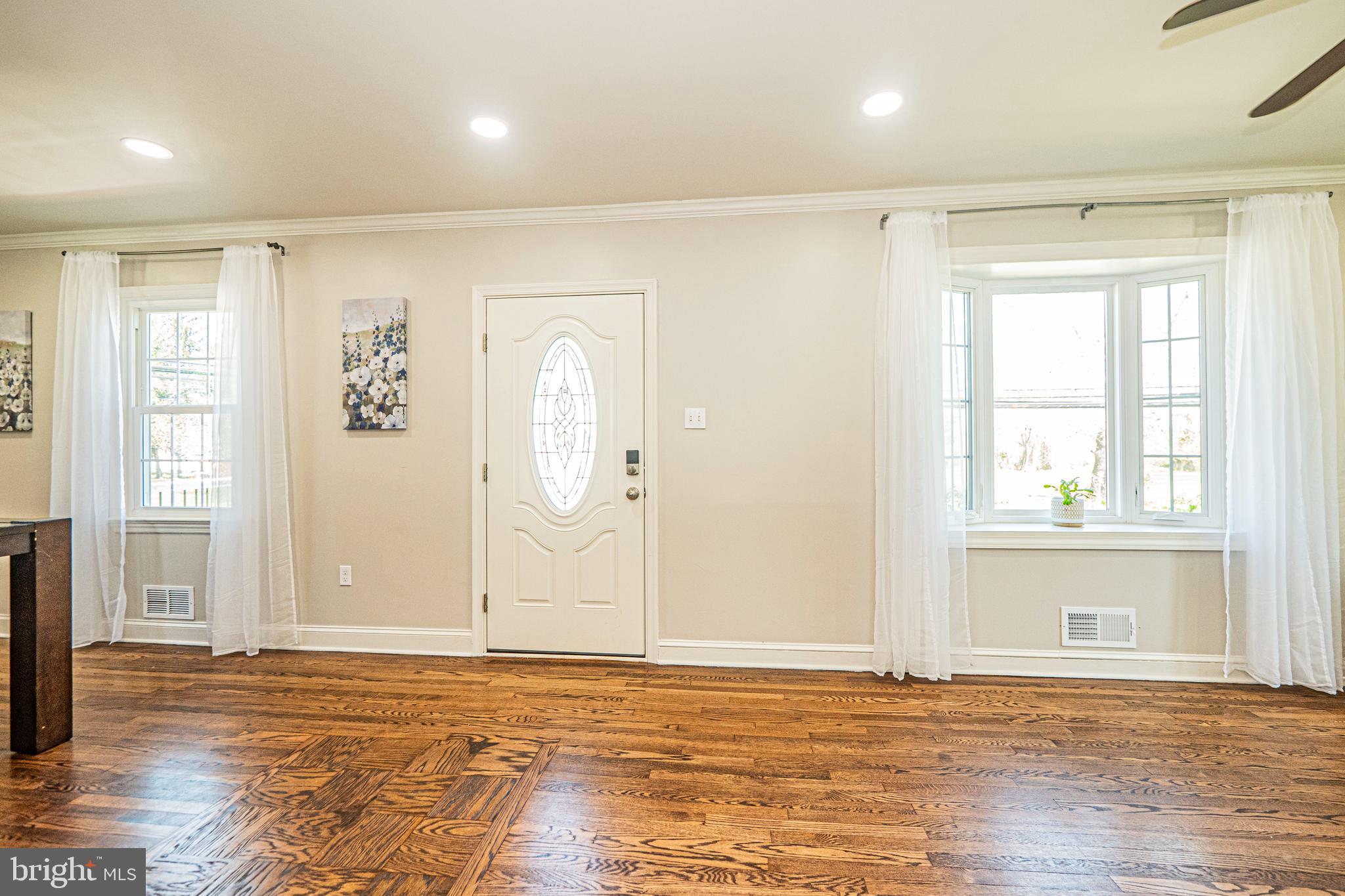 103 Nursery Road Linthicum Heights, MD 21090 - Photo 5 of 60 Main Level - Living Area / Front Entry