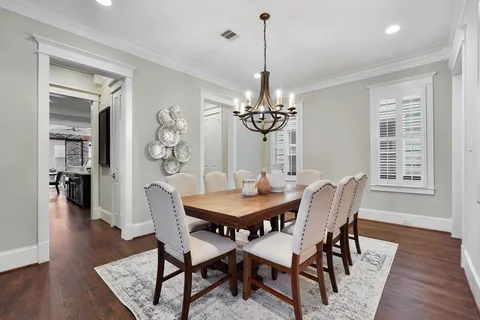 $1,070,000 | 537 West 22nd Street, Houston, TX 77008