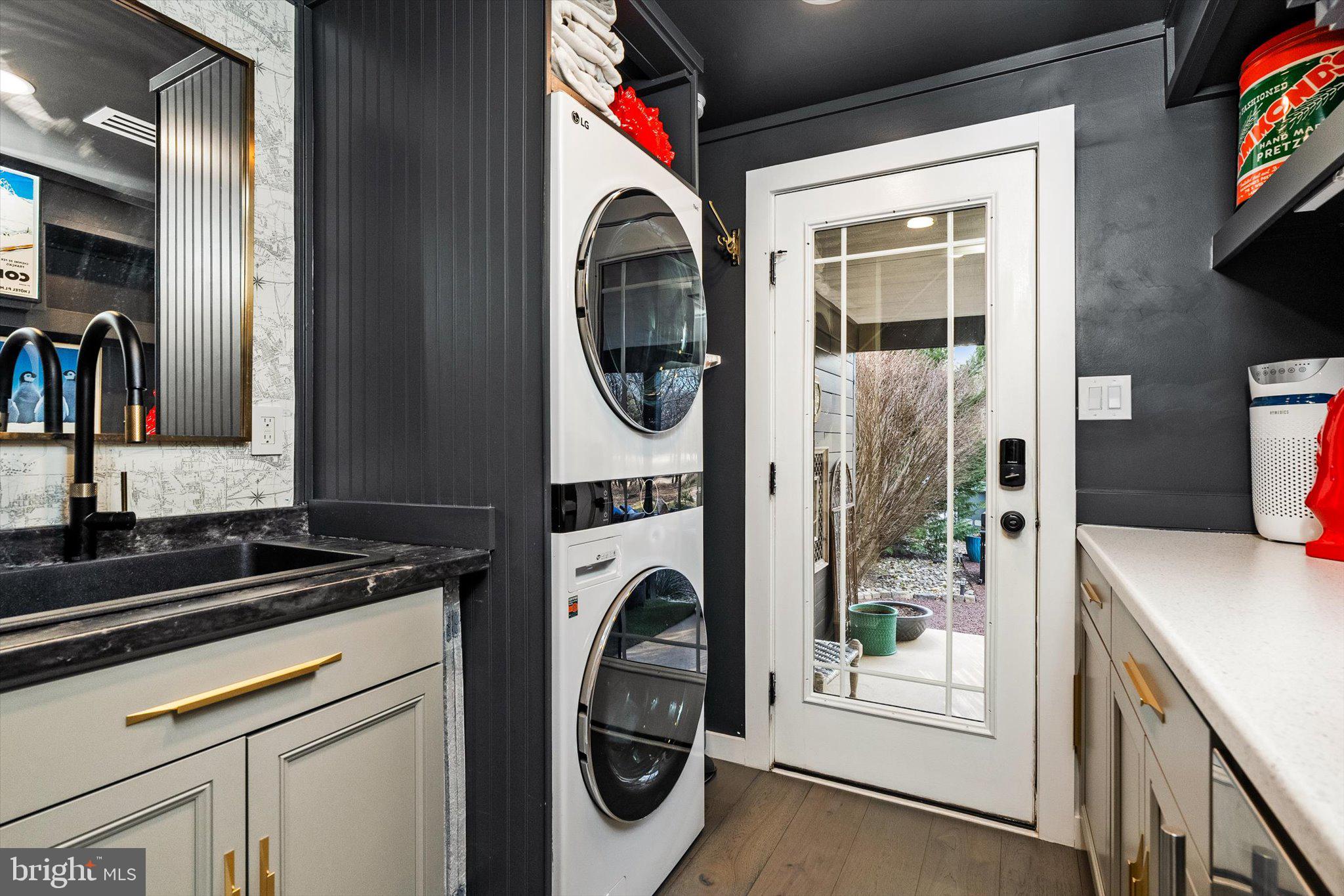 1615 Harbourton Rocktown Road Lambertville, NJ 08530 - Photo 18 of 50 a view of a kitchen with washer and dryer