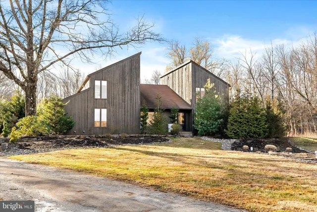 $995,000 | 1615 Harbourton Rocktown Road, Lambertville, NJ 08530