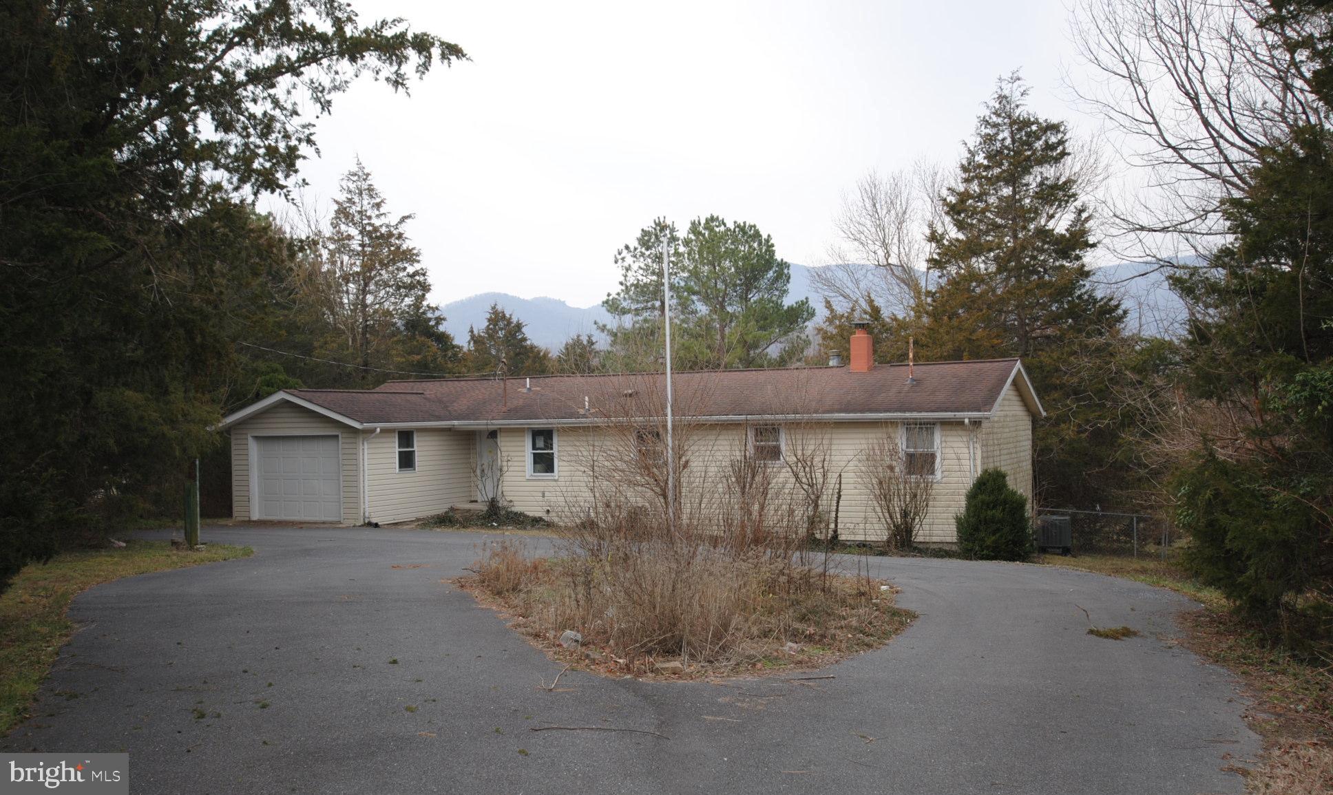 73 Lakes Valley Road Strasburg, VA 22657 - Photo 2 of 25 Circular Driveway