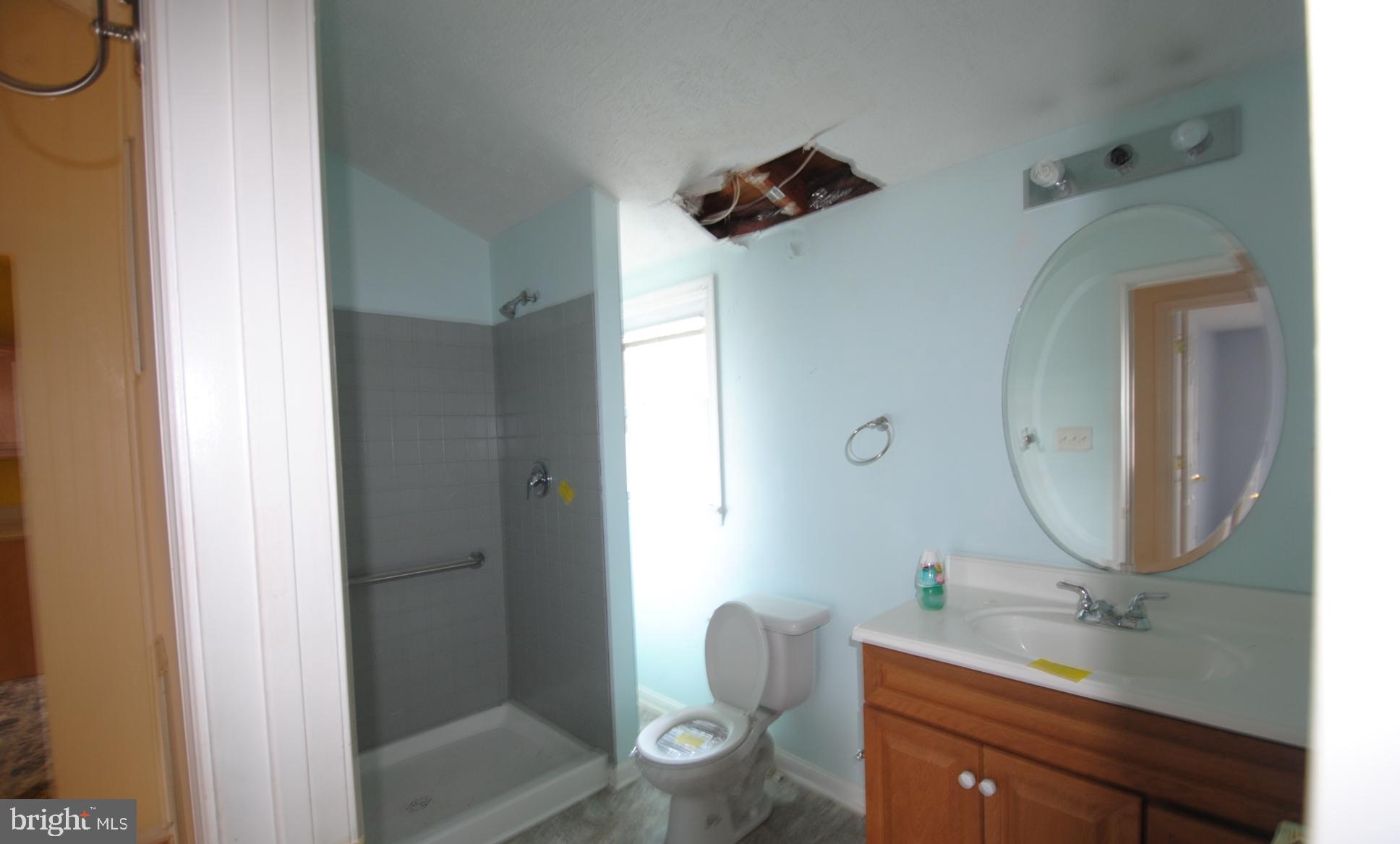73 Lakes Valley Road Strasburg, VA 22657 - Photo 15 of 25 Bathroom