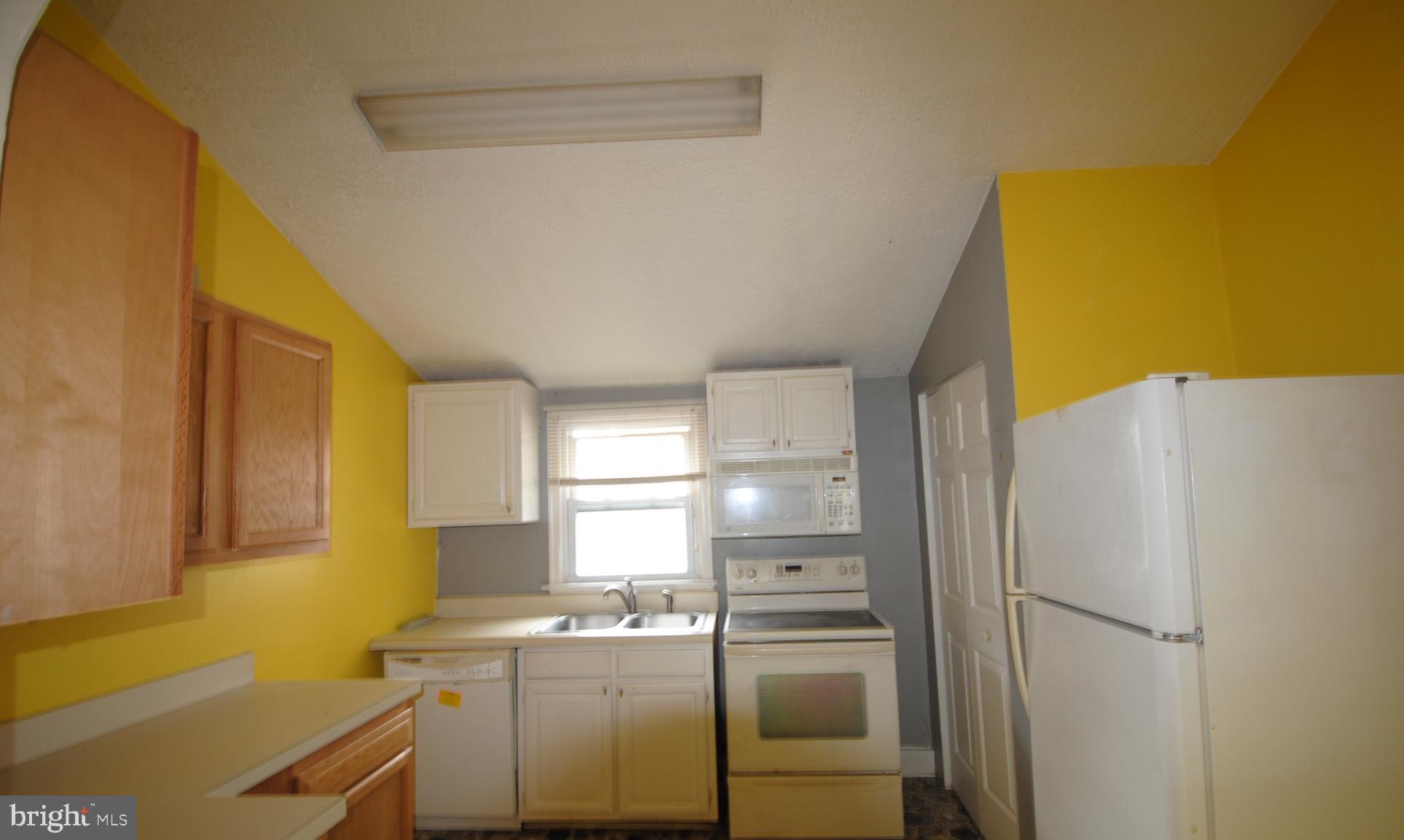 73 Lakes Valley Road Strasburg, VA 22657 - Photo 3 of 25 Kitchen