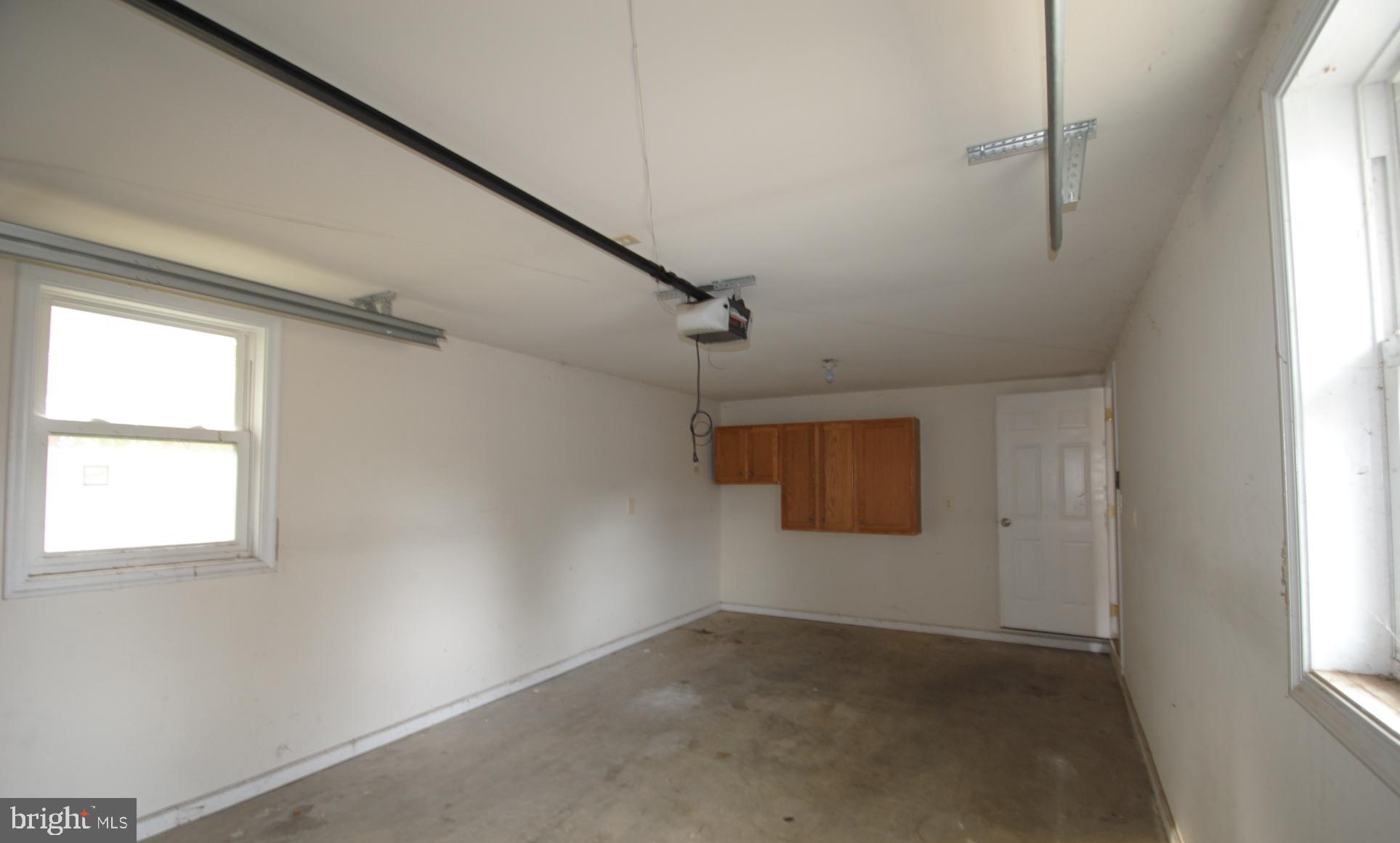 73 Lakes Valley Road Strasburg, VA 22657 - Photo 23 of 25 Garage