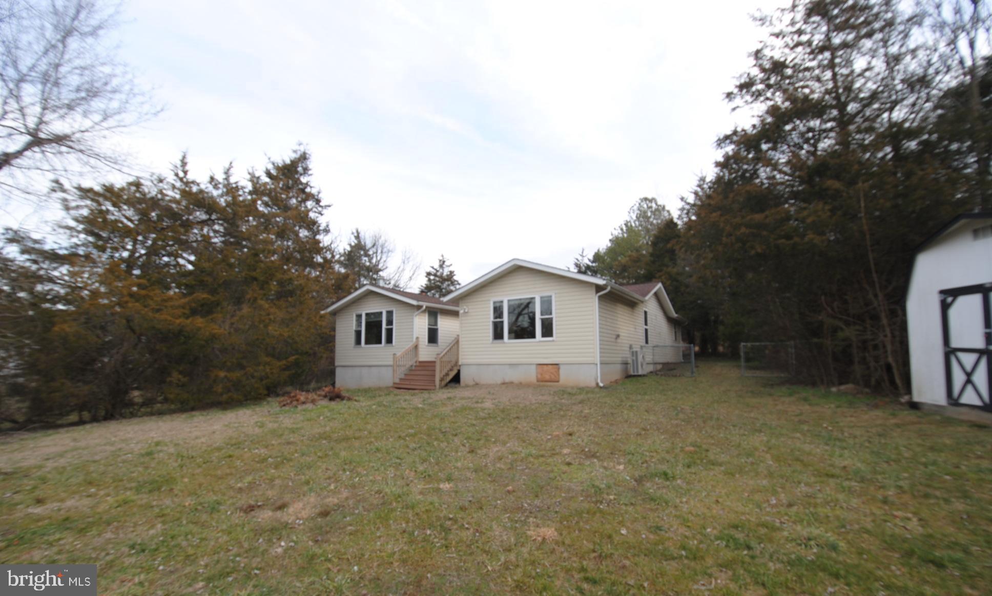 73 Lakes Valley Road Strasburg, VA 22657 - Photo 24 of 25 Rear