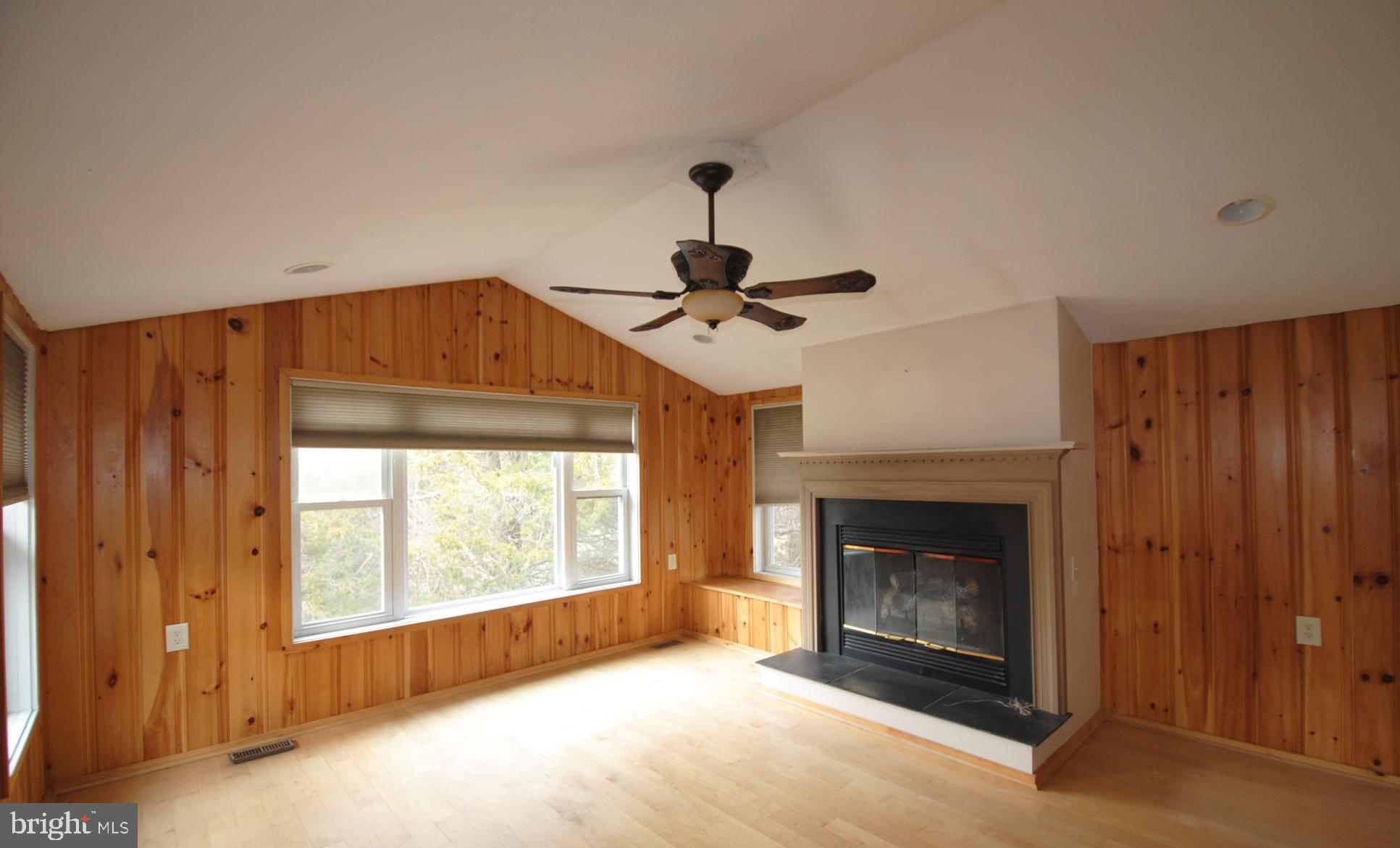 73 Lakes Valley Road Strasburg, VA 22657 - Photo 9 of 25 Family room
