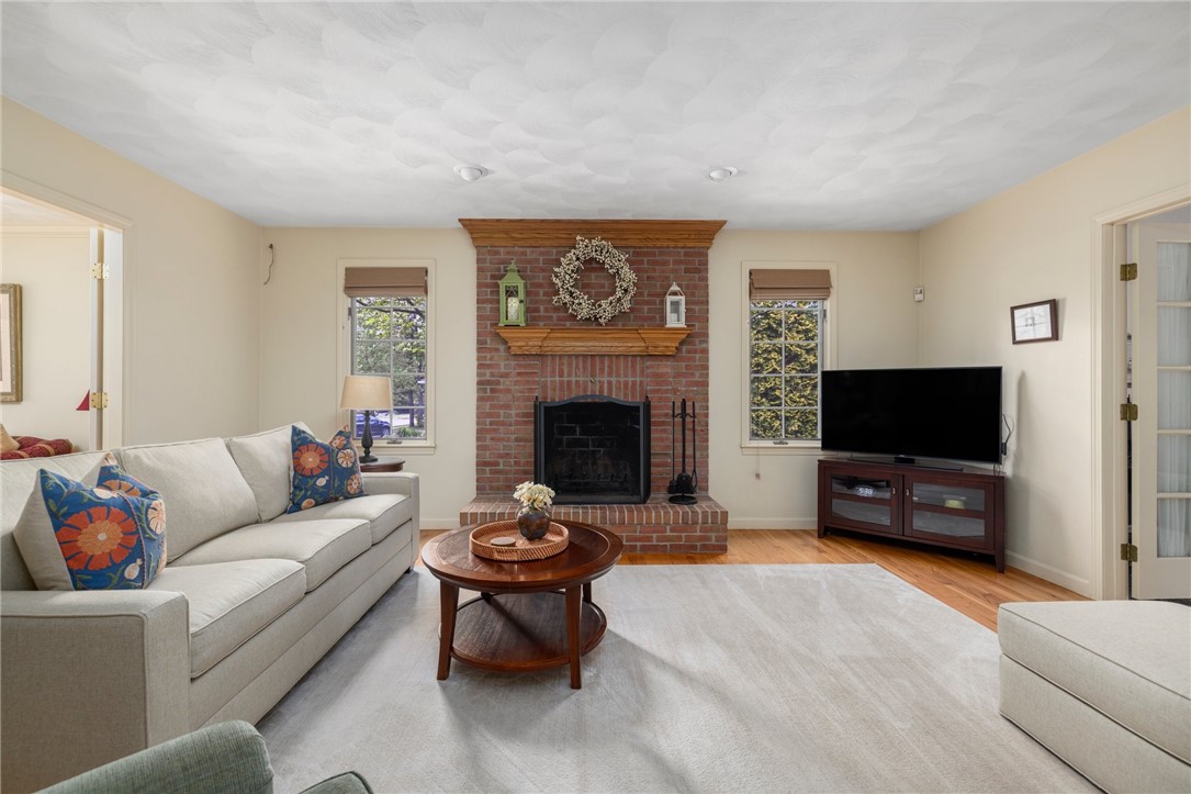 27 Great Road Barrington, RI 02806 - Photo 12 of 46