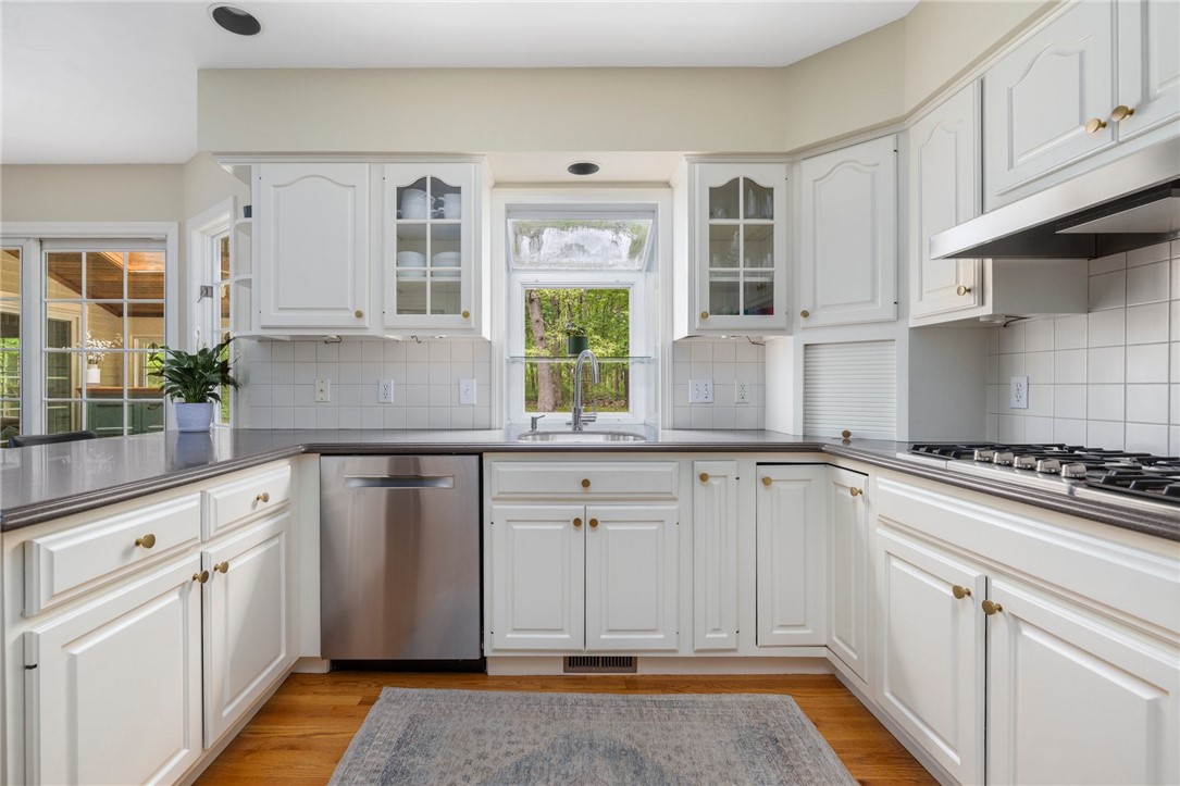 27 Great Road Barrington, RI 02806 - Photo 20 of 46