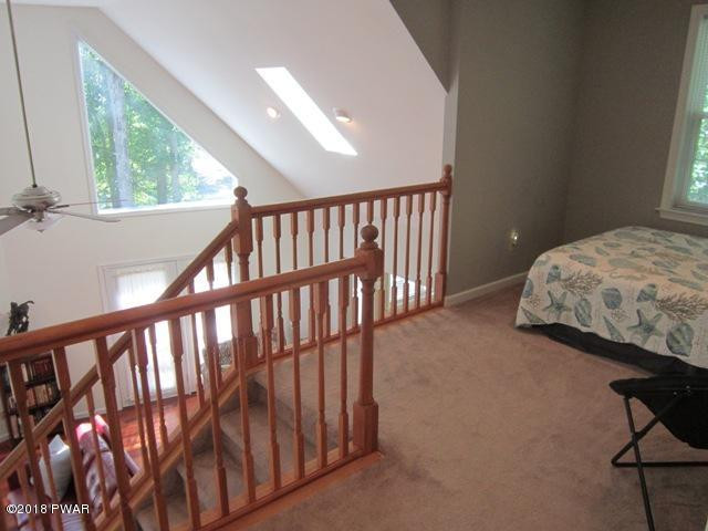 109 Lakeview Road Lackawaxen, PA 18435 - Photo 27 of 50 26 LOFT