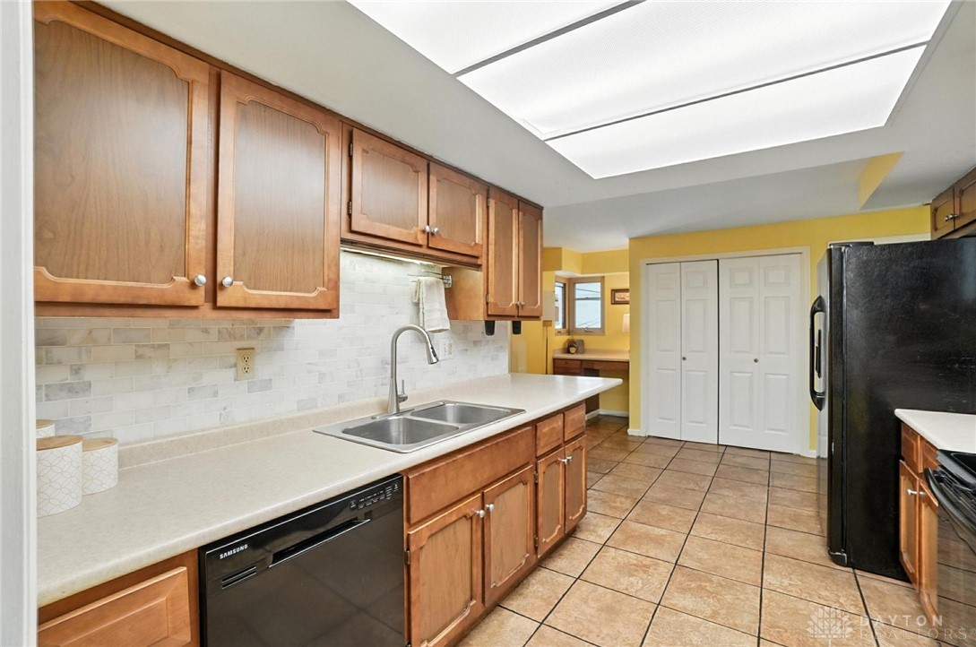7339 Mohawk Trail Road Dayton, OH 45459 - Photo 5 of 34 Gallery Image 5