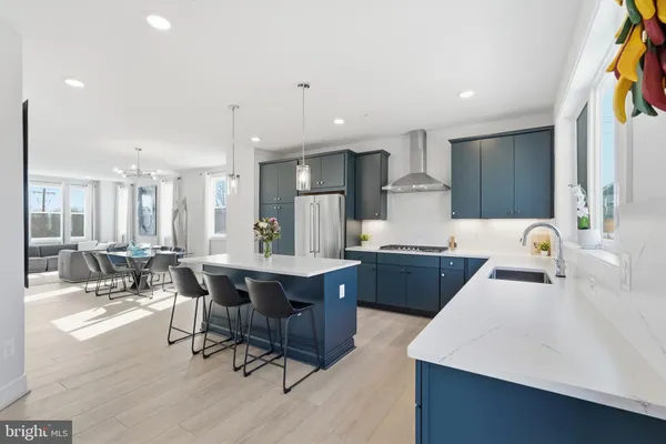 $975,000 | 4901 Eisenhower Avenue, Alexandria, VA 22304