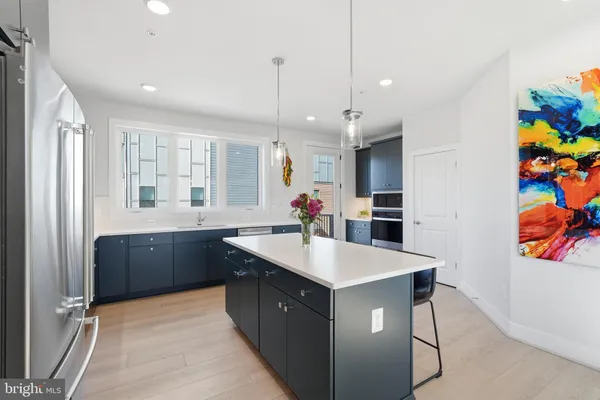 $975,000 | 4901 Eisenhower Avenue, Alexandria, VA 22304