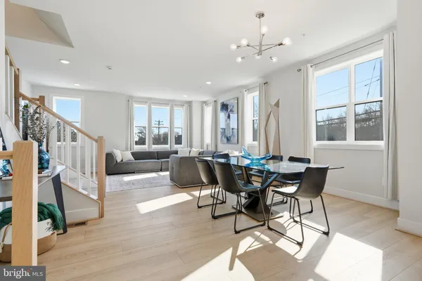 $975,000 | 4901 Eisenhower Avenue, Alexandria, VA 22304