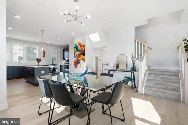 $975,000 | 4901 Eisenhower Avenue, Alexandria, VA 22304