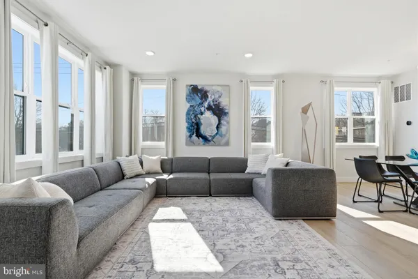 $975,000 | 4901 Eisenhower Avenue, Alexandria, VA 22304