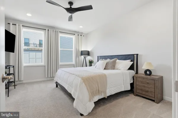 $975,000 | 4901 Eisenhower Avenue, Alexandria, VA 22304