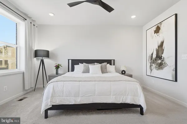 $975,000 | 4901 Eisenhower Avenue, Alexandria, VA 22304