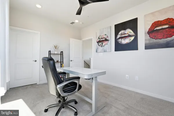 $975,000 | 4901 Eisenhower Avenue, Alexandria, VA 22304