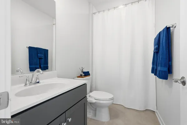 $975,000 | 4901 Eisenhower Avenue, Alexandria, VA 22304