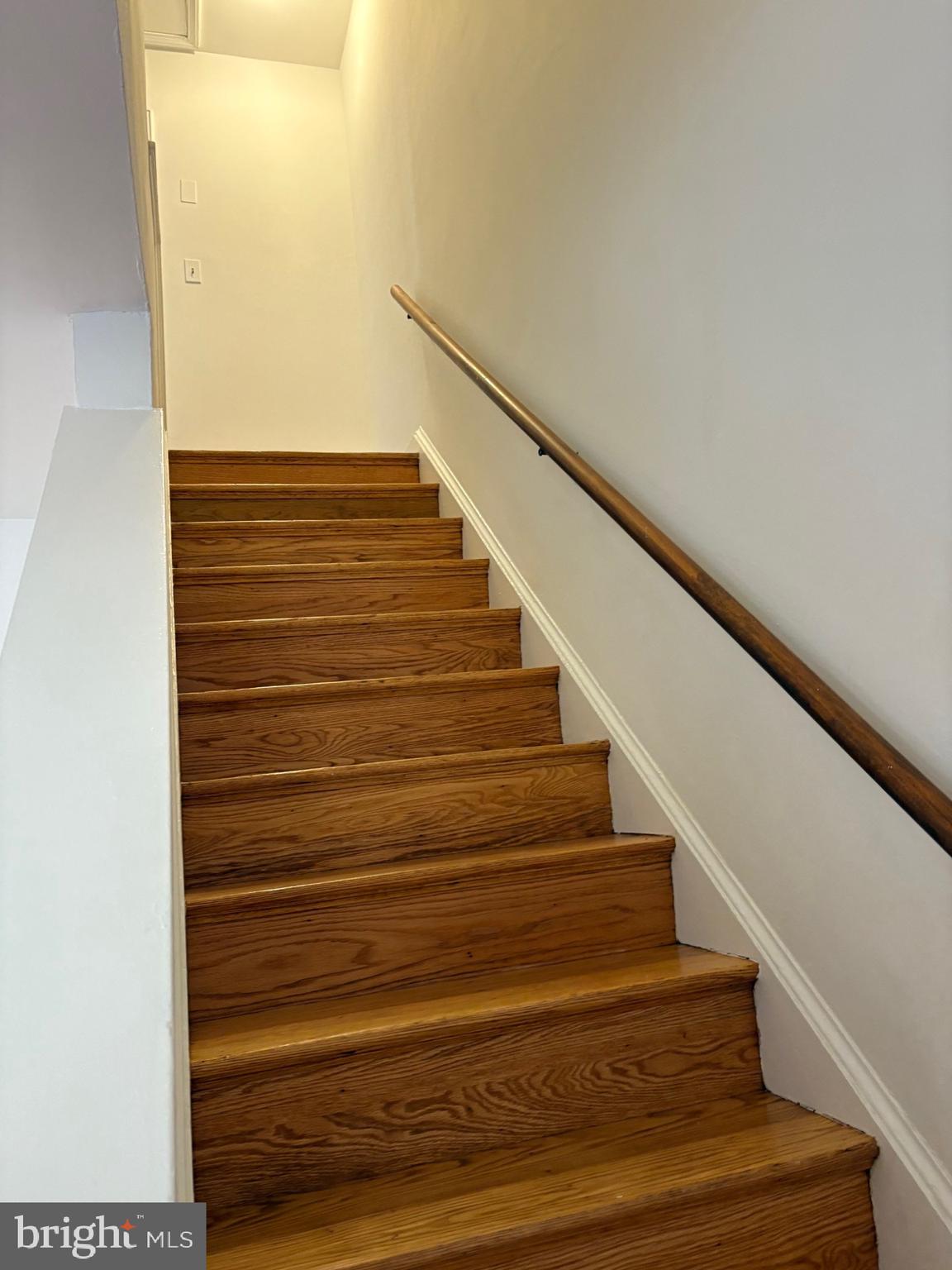 3222 13th Road South Arlington, VA 22204 - Photo 7 of 18 a view of entryway